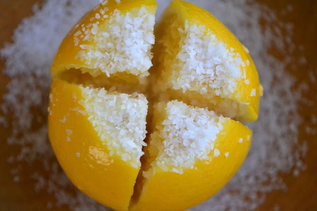 Cut the Lemon this Way and Add Salt. The Solution to a Big Problem at Home!