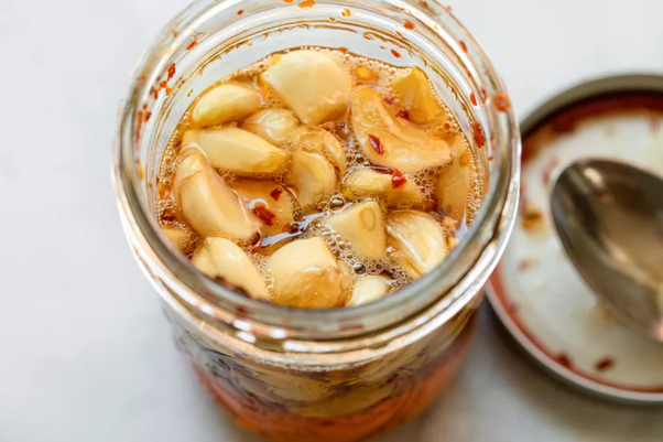 Eat Garlic and Honey on an Empty Stomach for 7 Days