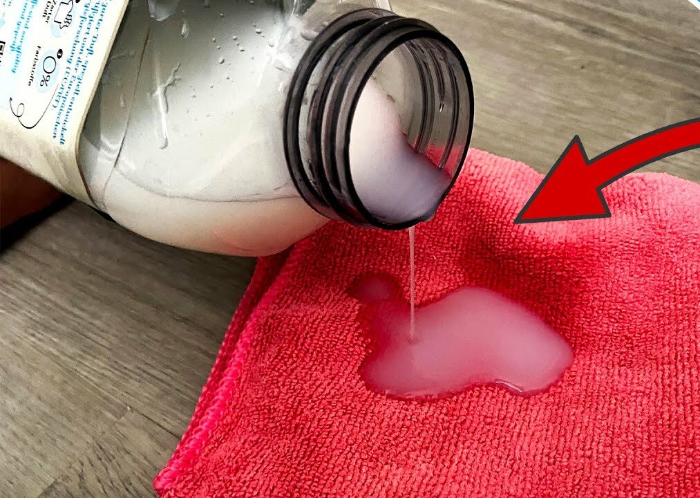 Dust-Free Homes Made Easy: A Simple Fabric Softener Trick