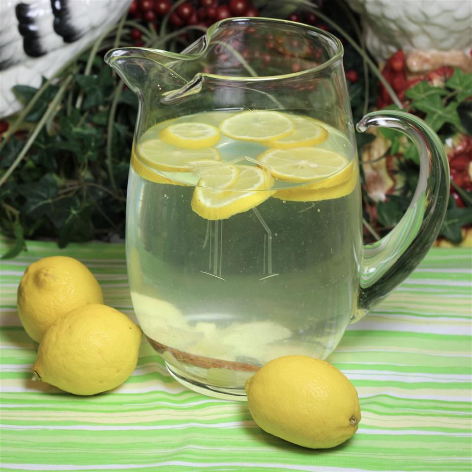 Squeezing the Truth: The Real Benefits of Daily Lemon Water