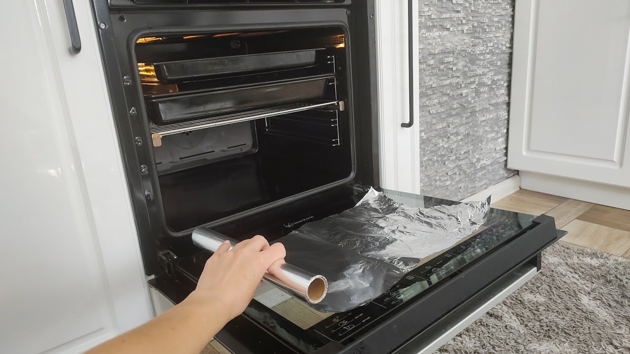 Brightening Your Kitchen: The Wonders of Cleaning Your Oven with Aluminum Foil