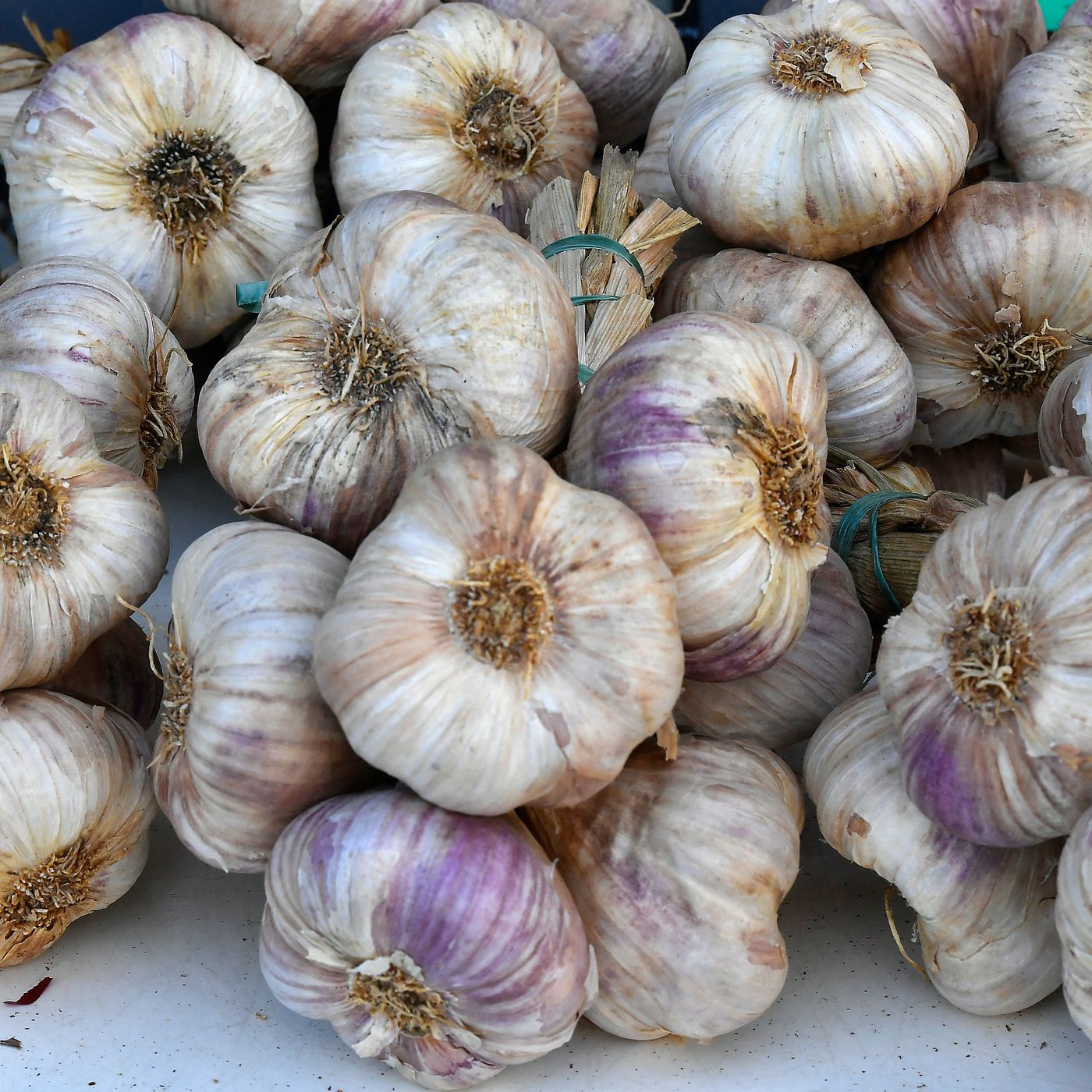 Garlic: Your Heart’s Natural Guardian Against Blood Clots