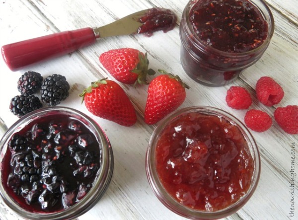 Quick & Easy No-Sugar Jam for a Delightful Breakfast