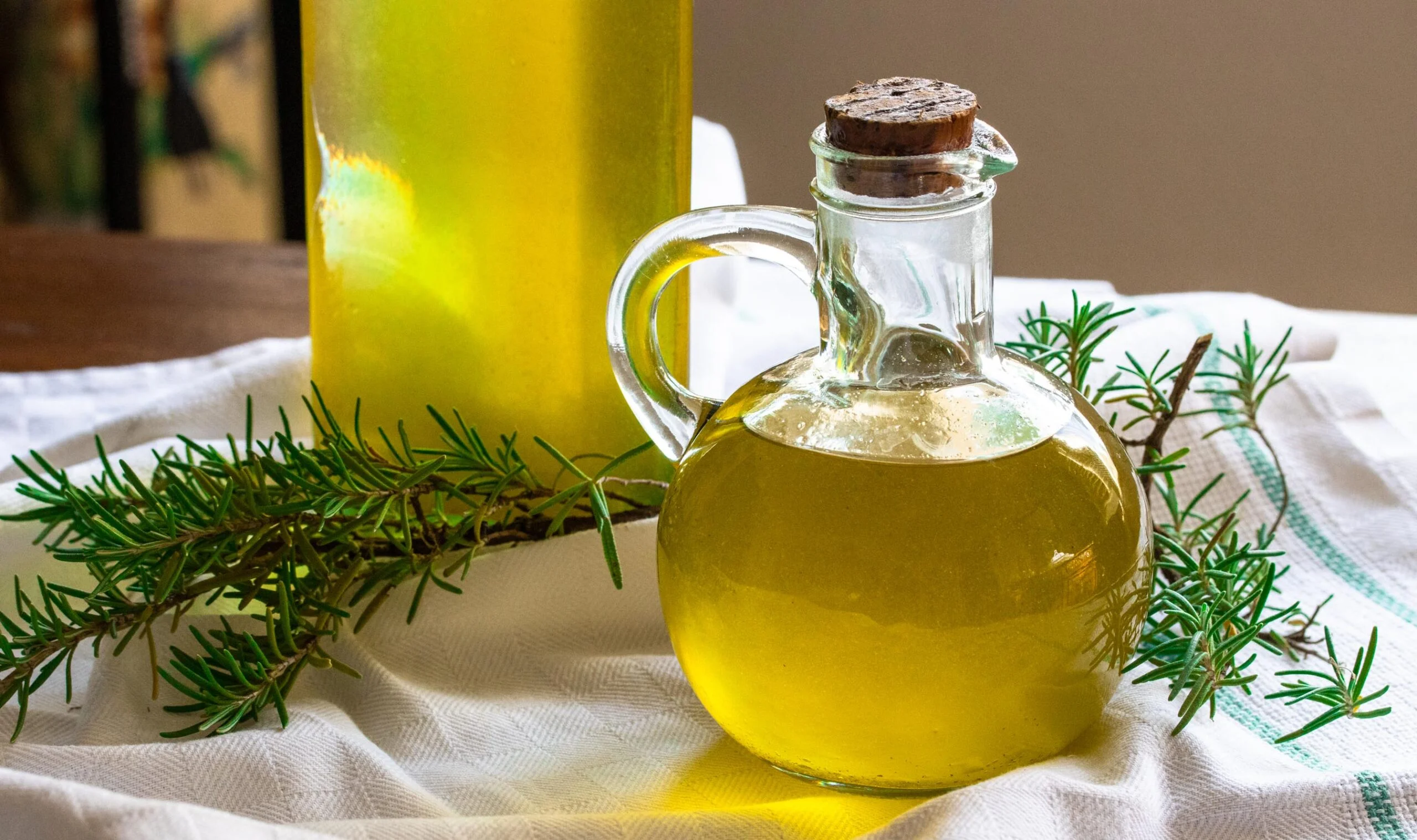 Unlocking the Secret to Lush Locks: A Rosemary and Olive Oil Miracle