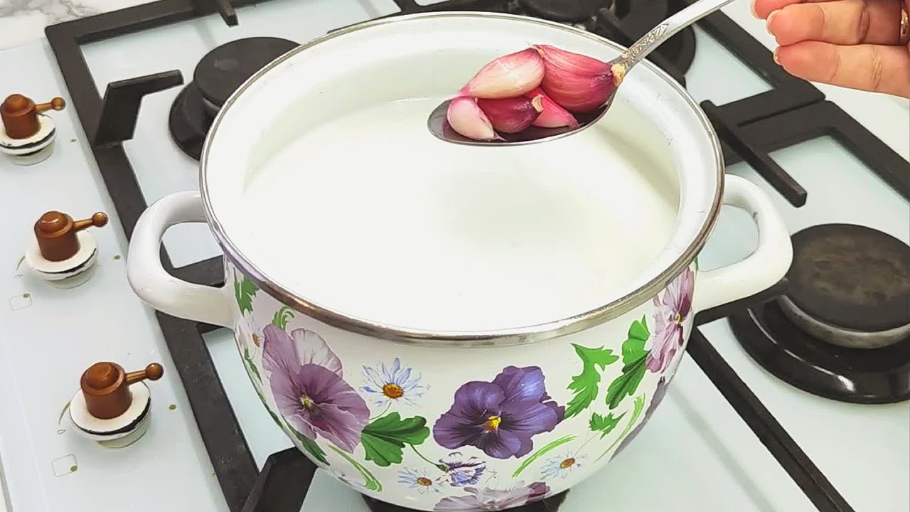 Discover the Surprising Benefits of Garlic in Boiling Milk: A 5-Minute Recipe