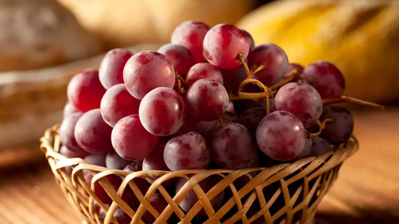 What Happens To Your Body When You Eat Grapes