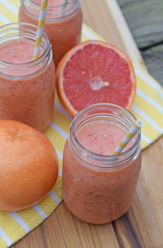 Refresh Your Day with a Simple and Healthy Grapefruit Smoothie