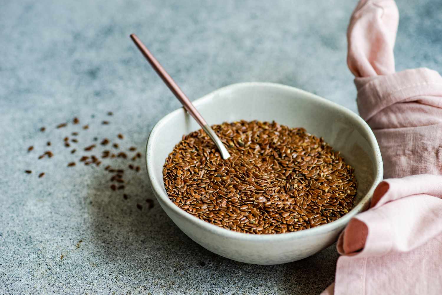 Flax Seeds Can Be Dangerous: Don’t Make These Mistakes | The Right Way to Use Seeds