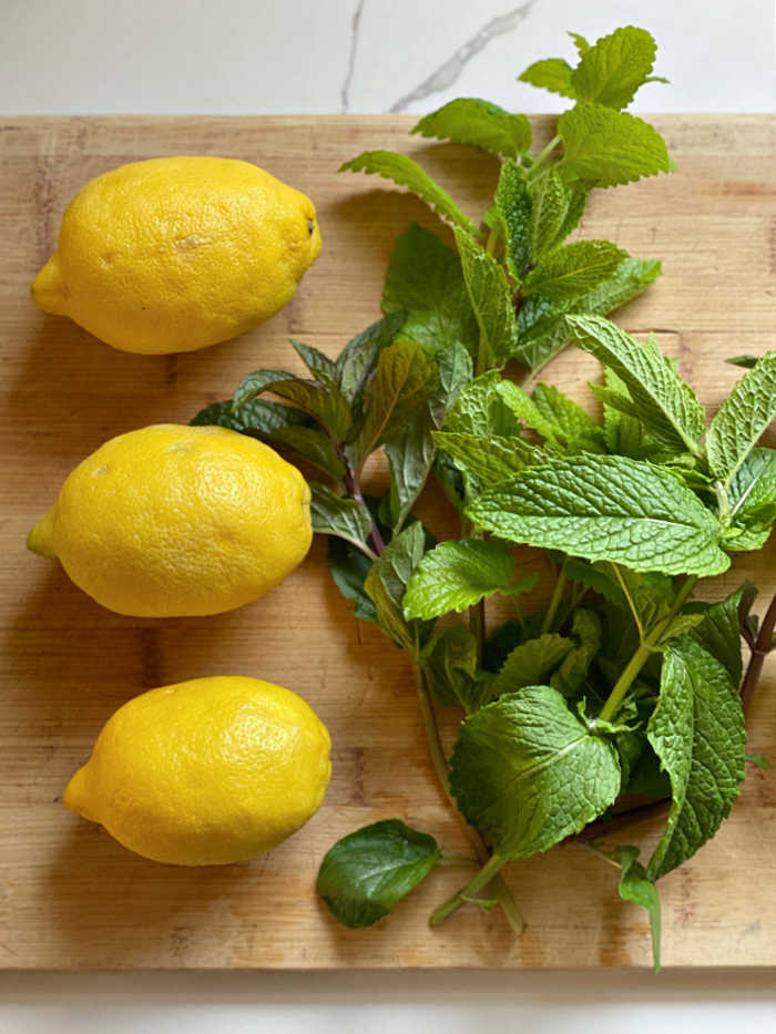 Mix Lemons with Mint: A Refreshing Surprise for Your Family