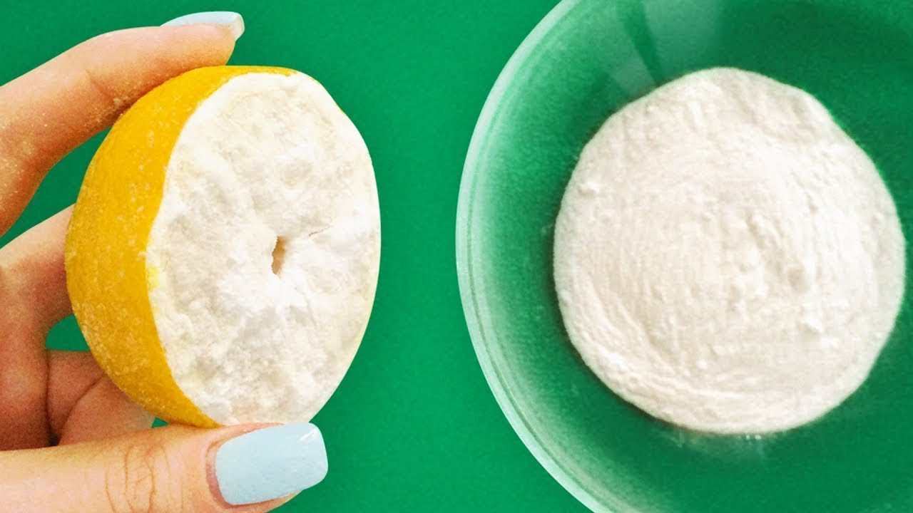 Dip Half a Lemon in Baking Soda and Be Surprised!