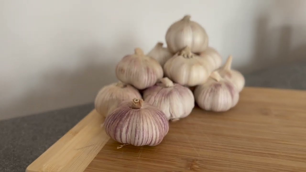 Extend the Shelf Life of Your Garlic with This Simple Trick