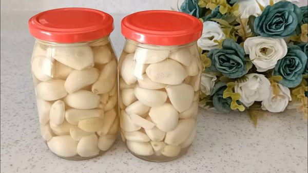 Keep Your Garlic Fresh and Flavorful for a Year