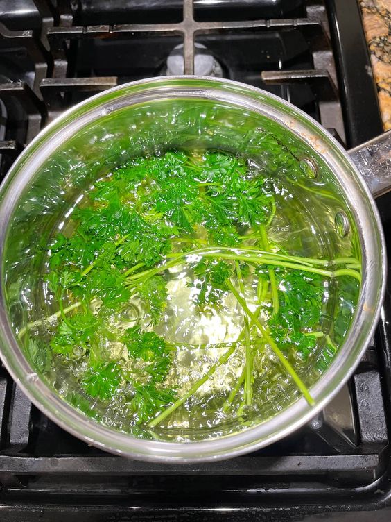 Discover the Power of Parsley Tea: The Ultimate Remedy for Reducing Swelling