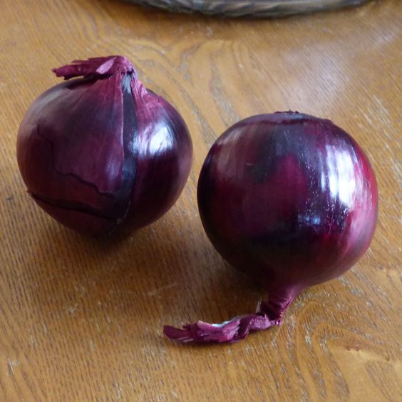 Natural Relief for Varicose Veins with Red Onion