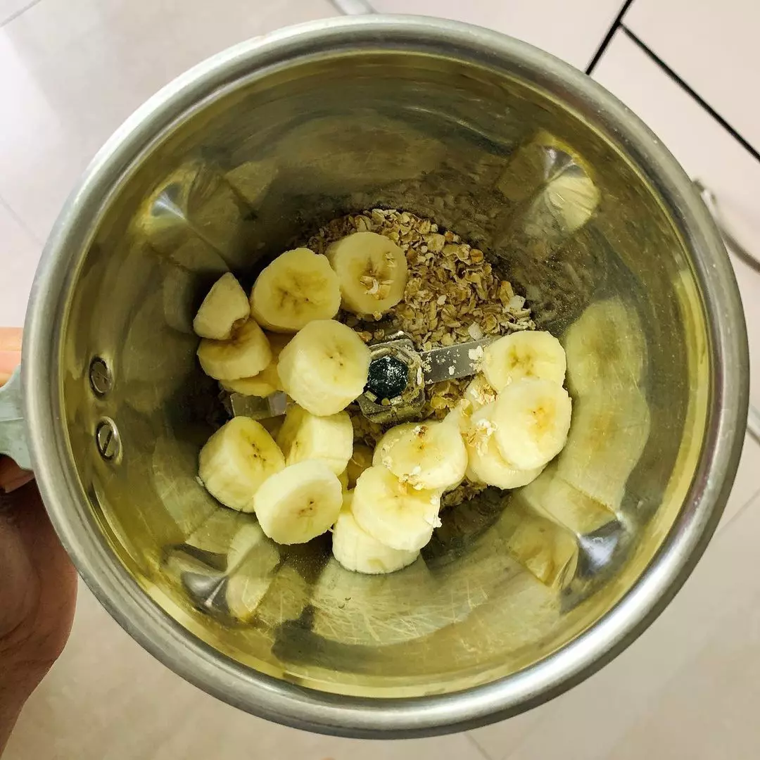 Banana Oatmeal Smoothie: Easy Vegan Breakfast Recipe