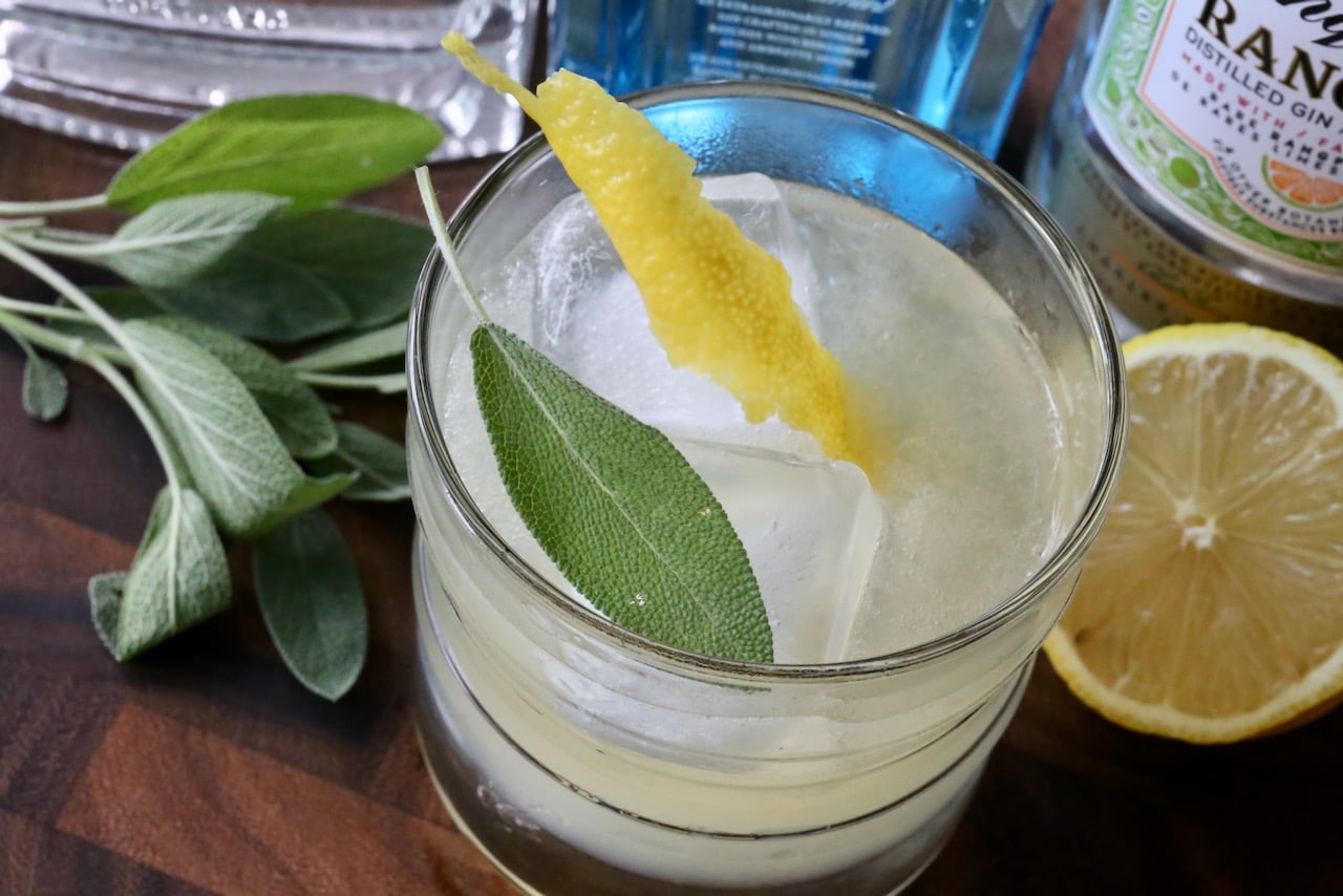 The Ancient Remedy to Purify the Liver: Rosemary, Sage, and Lemon Peels