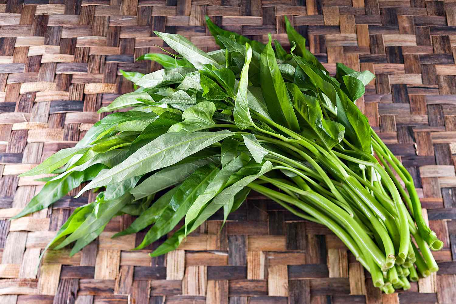 Exploring the Benefits and Side Effects of Water Spinach