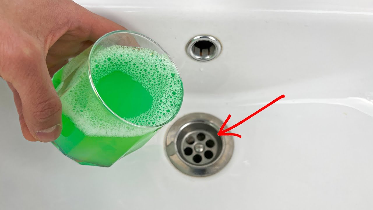 It Cleans the Drain Better Than a Machine: Say Goodbye to Stench with Vinegar, Baking Soda, and Dish Soap