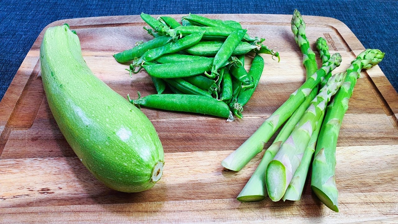 Slimming Soup: A Delicious Way to Burn Belly Fat with Zucchini and Asparagus