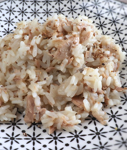 Easy and Quick Tuna Rice Recipe: A Pantry-Friendly Delight