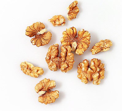 What Happens If You Eat a Handful of Walnuts Every Day?