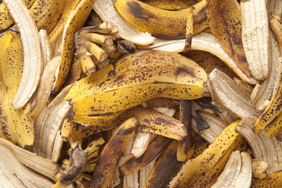 Discover the Surprising Uses of Banana Peels: Why You Should Keep Them