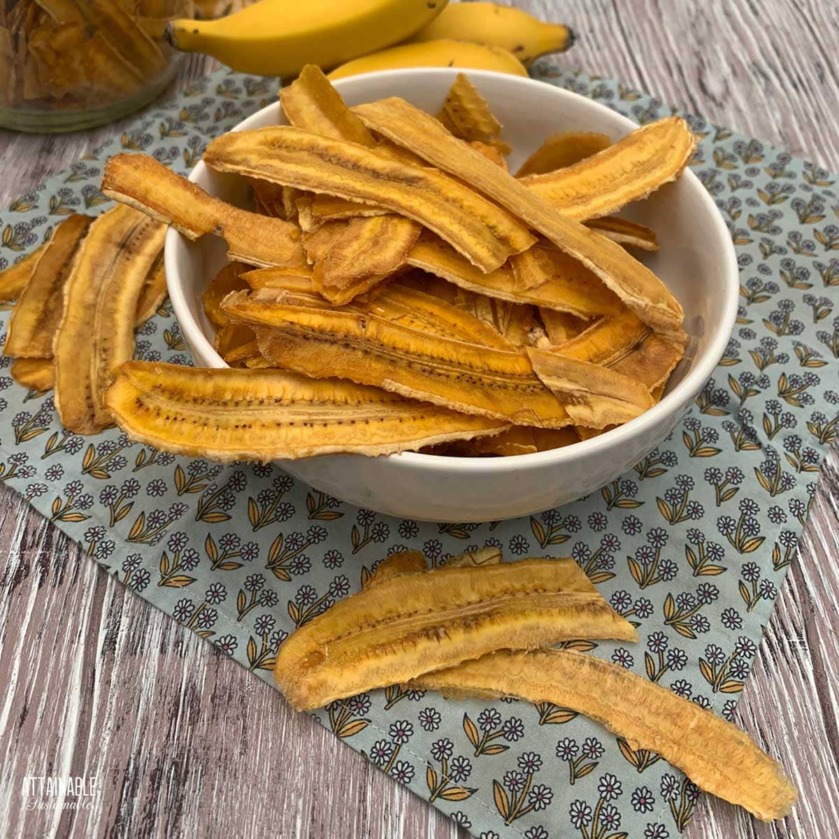 How to Make Crispy Banana Chips in 10 Minutes: No-Oven and Oven Methods