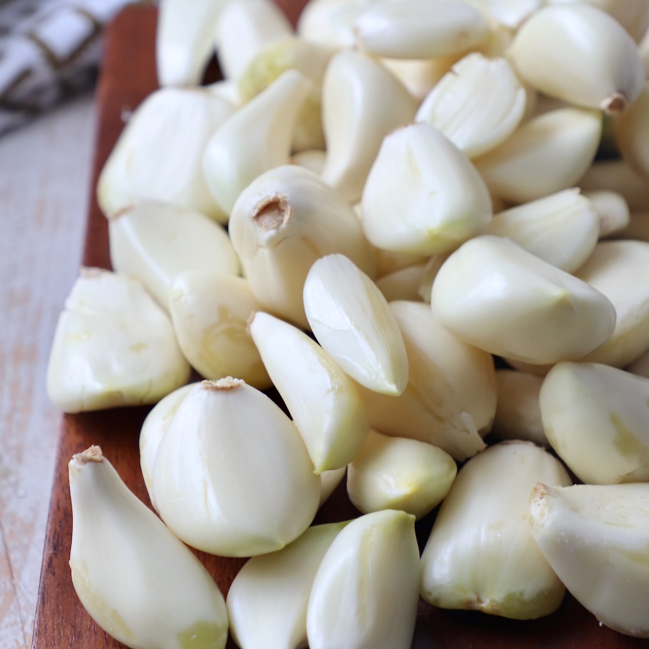 The Marvelous Benefits of Eating Garlic on an Empty Stomach