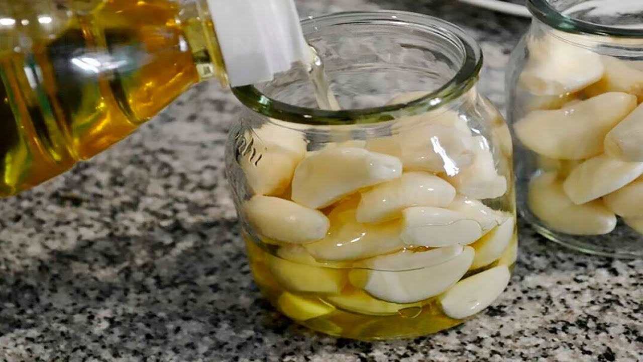 Enjoy the Wholesome Benefits of Garlic Infused Olive Oil