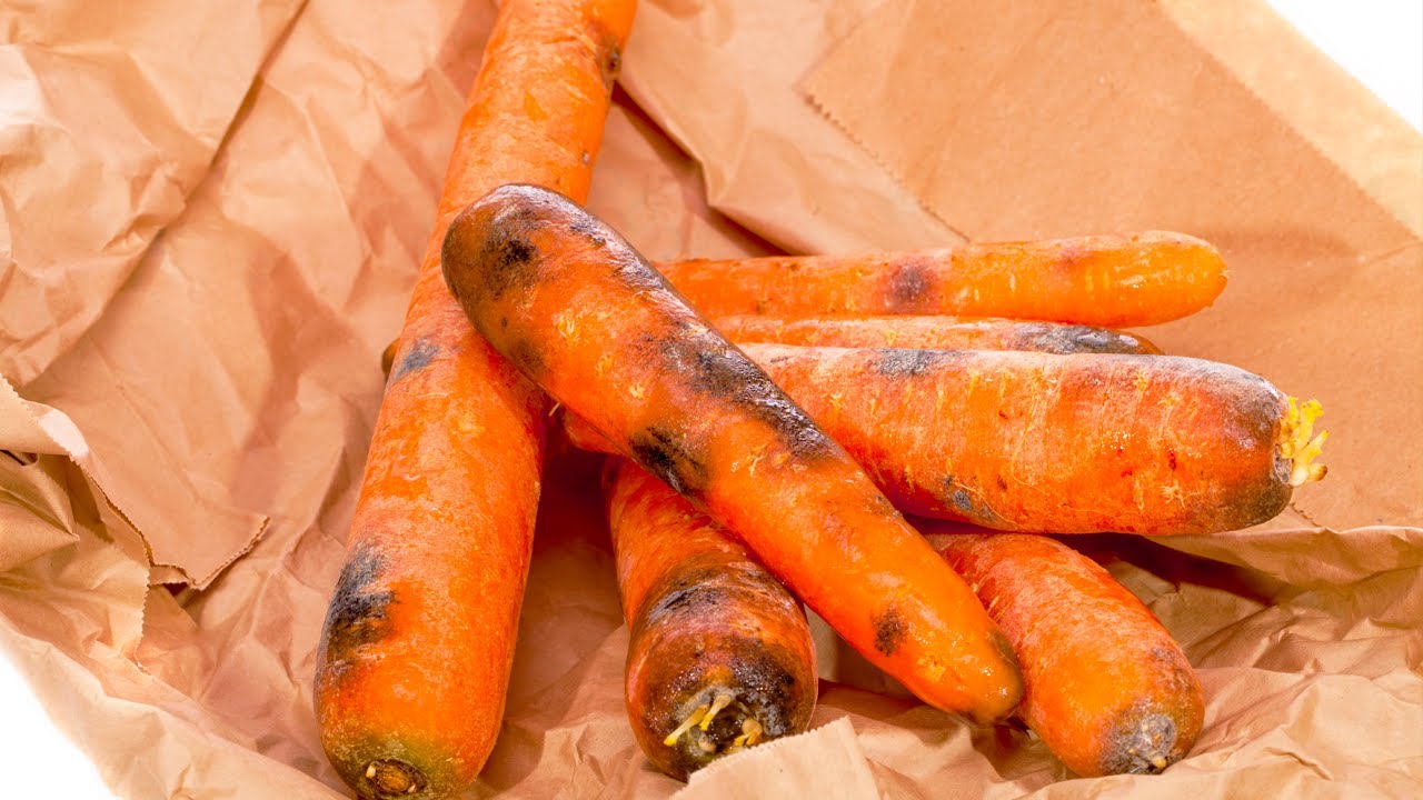 Make Damaged Carrots Last Longer With This Simple Tip