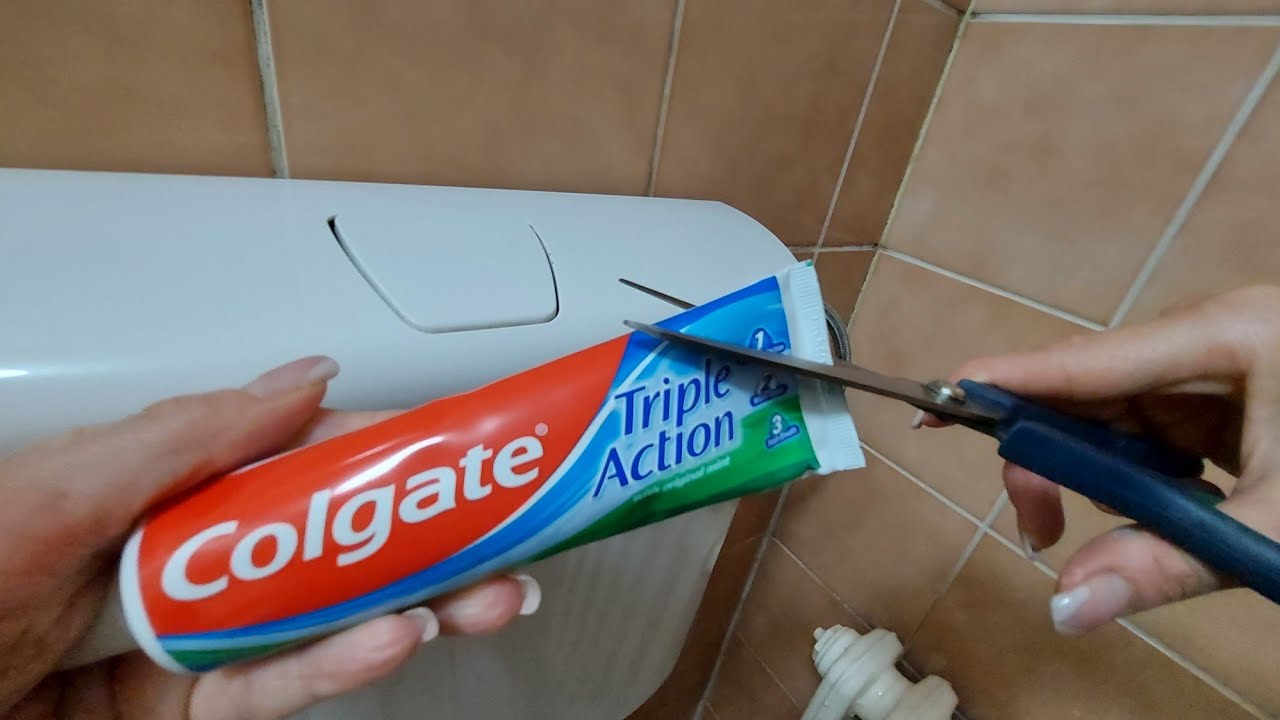 Two Amazing Bathroom Cleaning Tricks Using Toothpaste