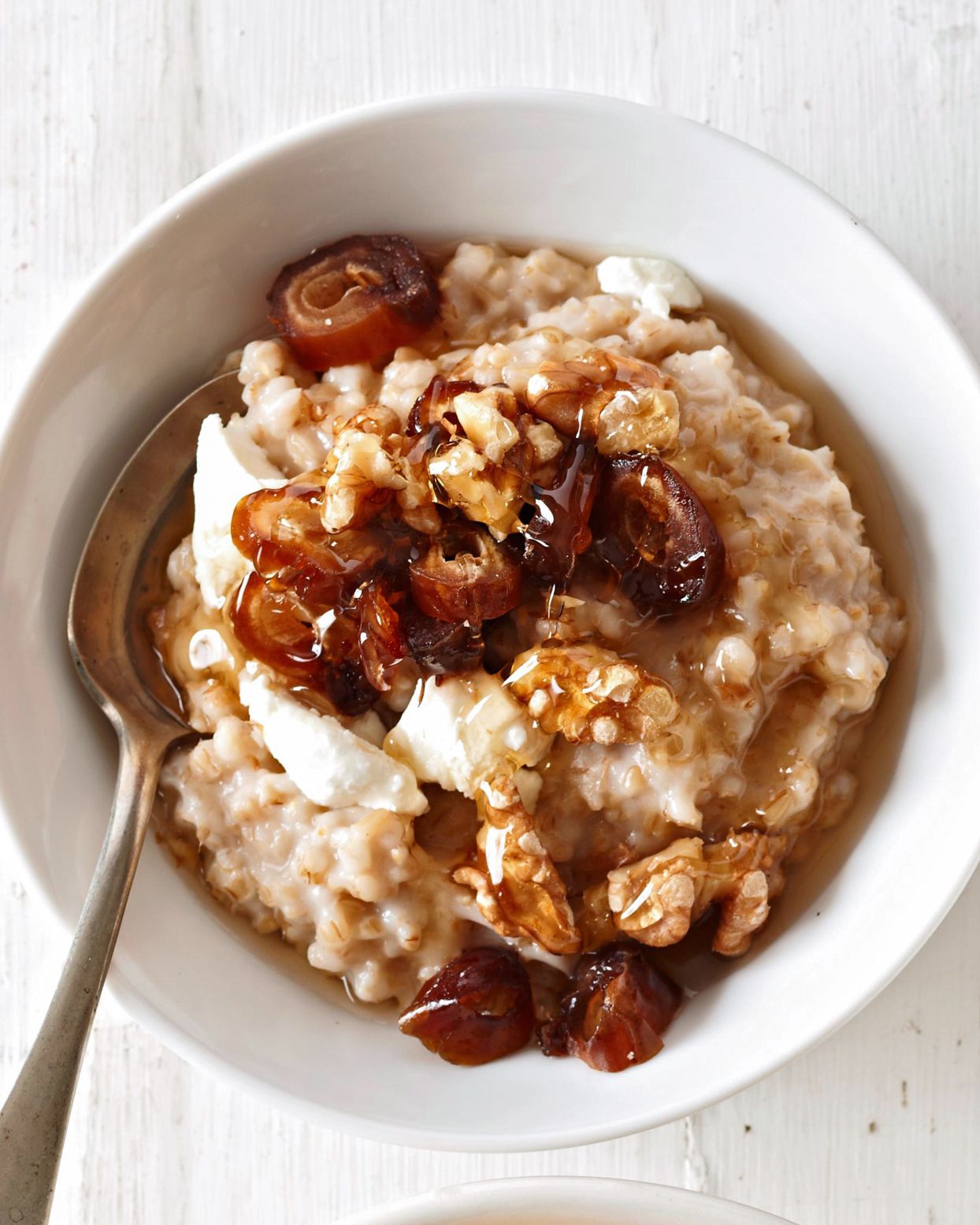 Quick and Delicious Oatmeal Date Dessert: Perfect in Just 5 Minutes!