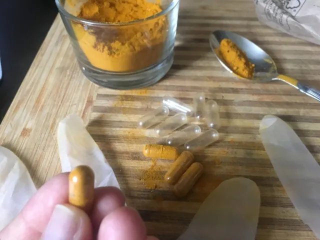 How to Make Turmeric Supplement Capsules at Home