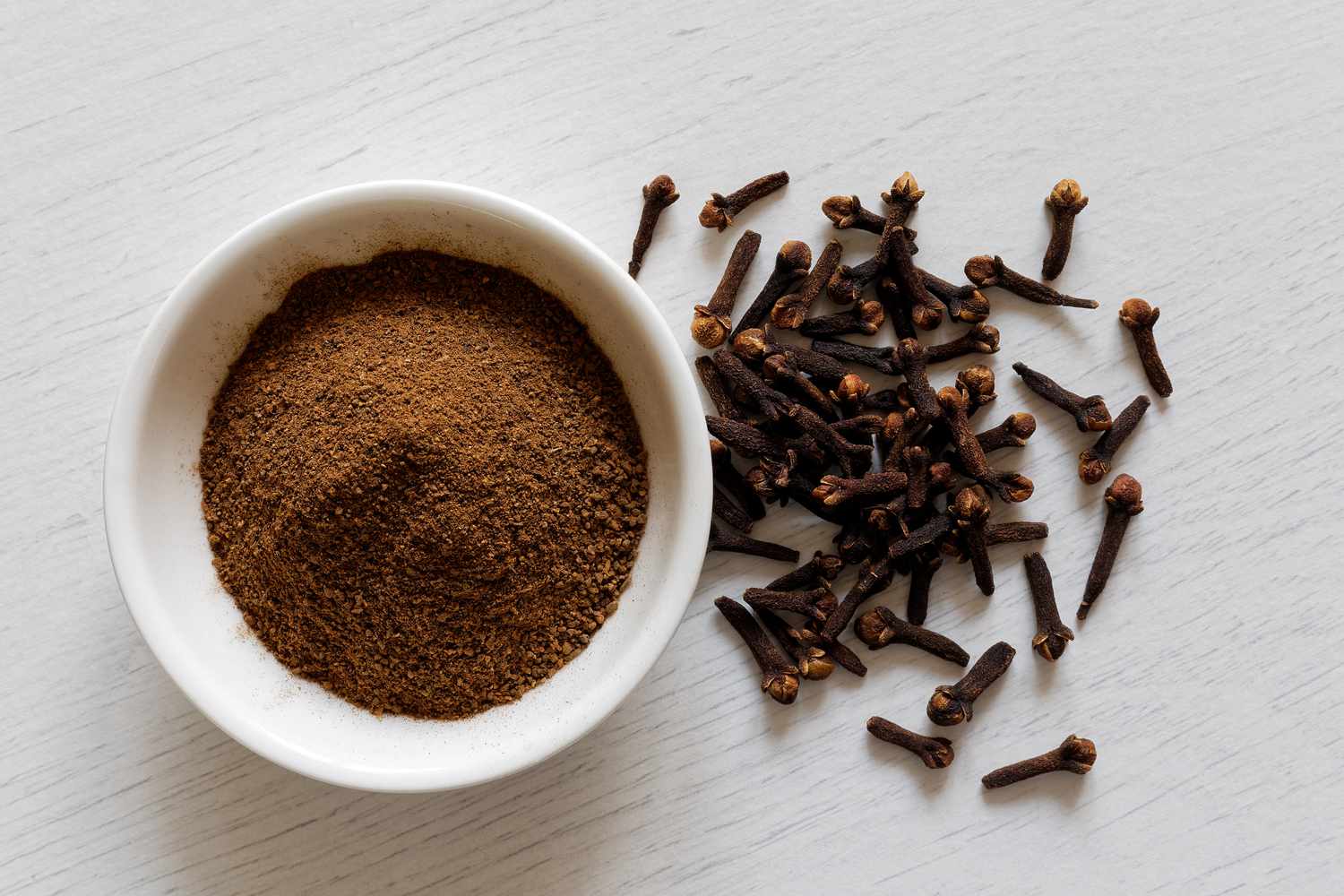 Soothe Your Lungs: A Clove Remedy to Ease Bronchitis and Cough