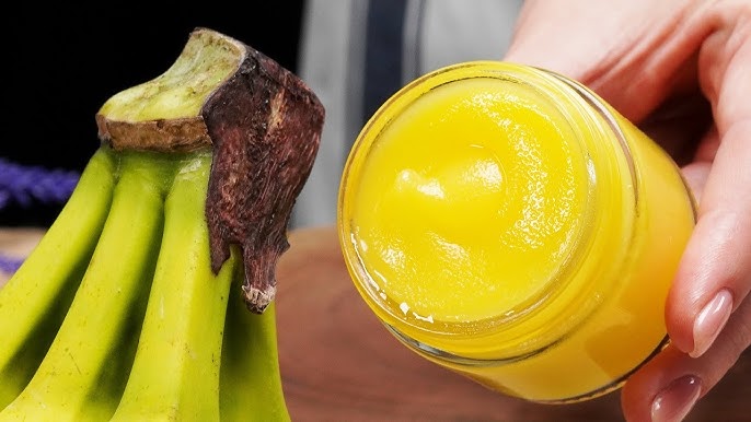 Say Goodbye to Undereye Darkness: Banish Dark Circles with Banana Peel