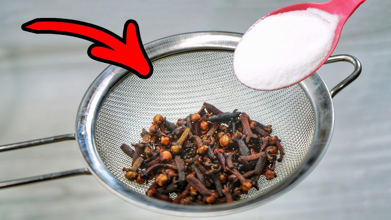 Cockroaches HATE This! My Baking Soda & Cloves Spray is INCREDIBLE!