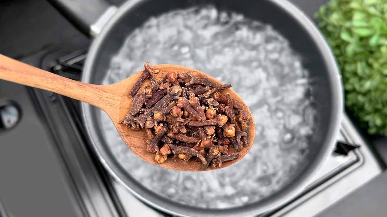 The Wonders of Boiled Clove Water: A Simple Health-Boosting Beverage