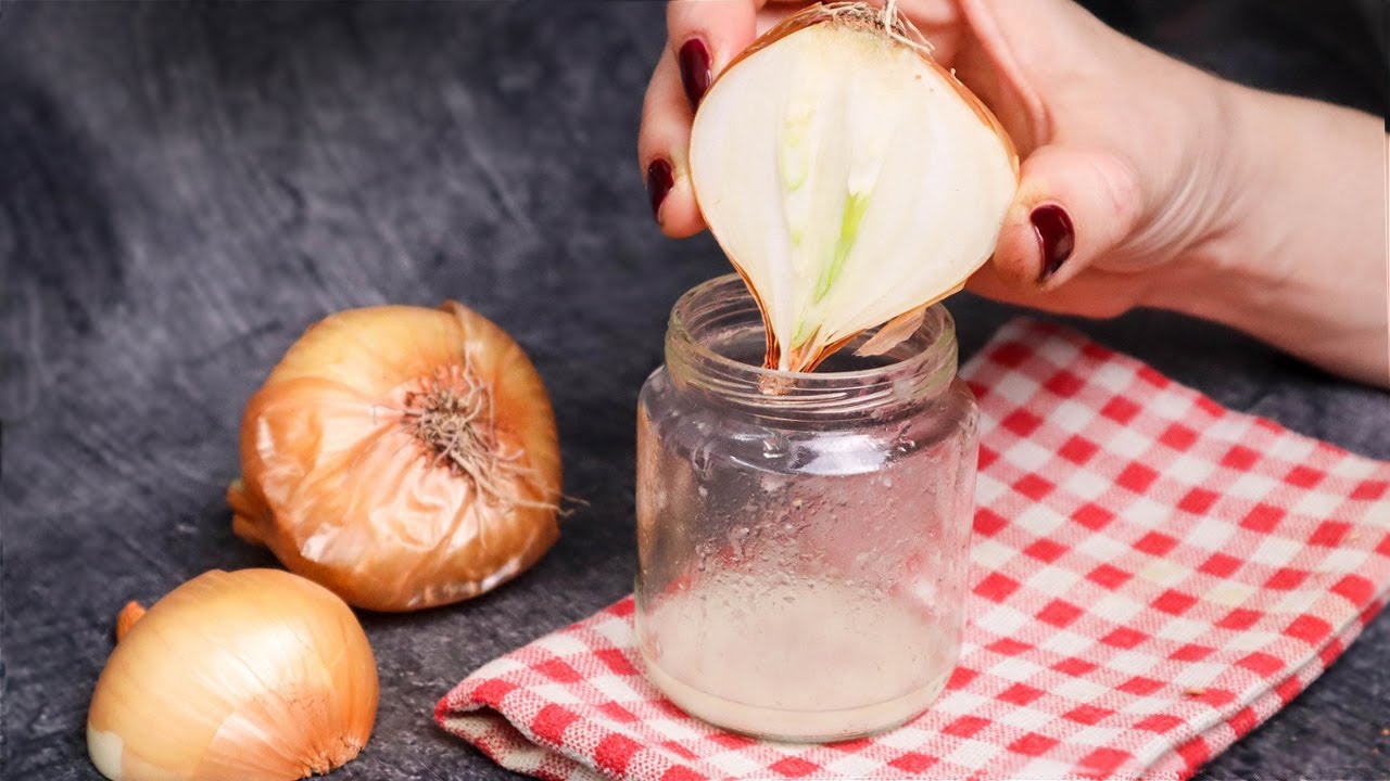 Oil Against Hair Loss and Faster Growth: 3 Ingredients You Need (Onion Included!)