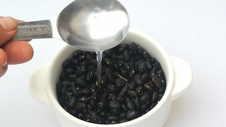 The correct way to soak black beans in vinegar