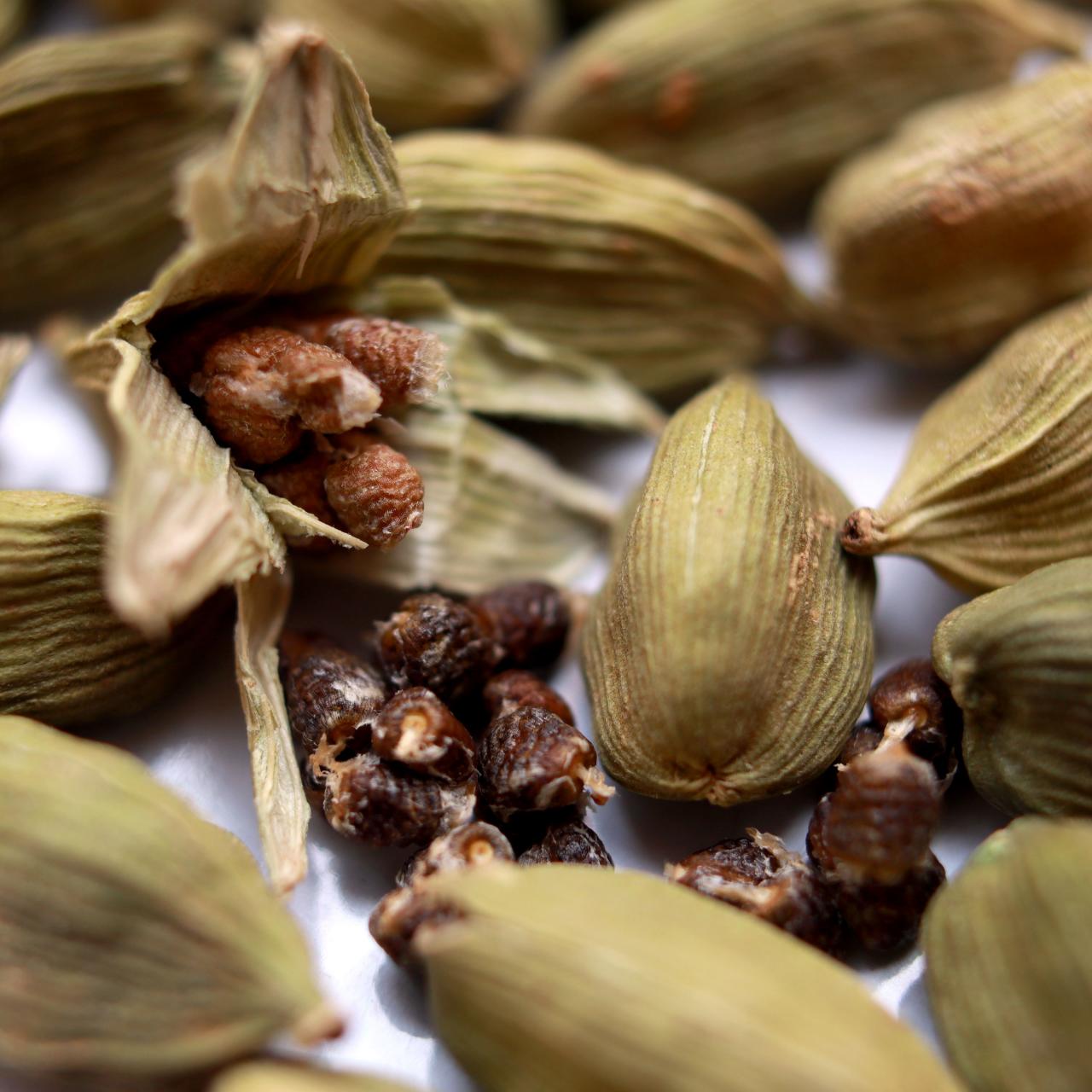 6 Dangerous Side Effects of Cardamom