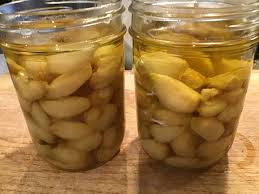 It Turns Out That Preserving Garlic is So Simple – It Won’t Germinate or Shrivel Up After a Long Time