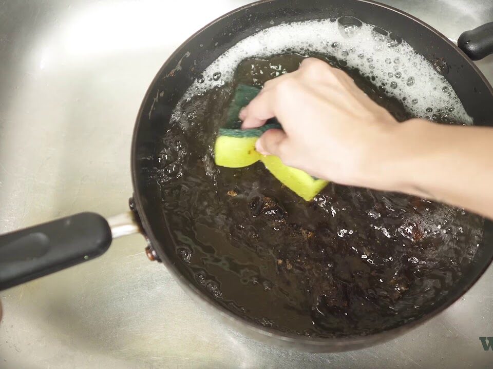 How to Clean a Burnt Pan: Simple and Effective Methods