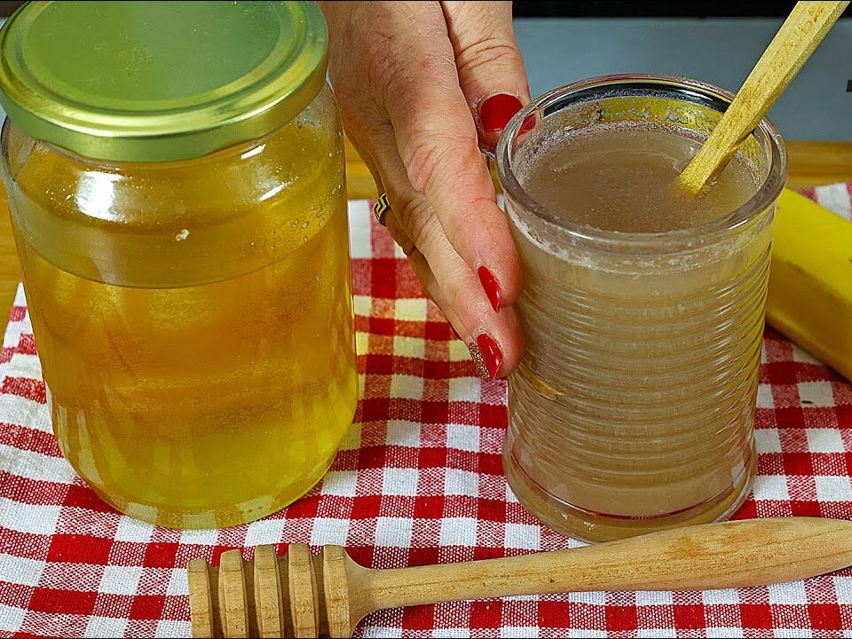 Cleanse Your Lungs and Stop Coughing! Natural Banana and Honey Syrup