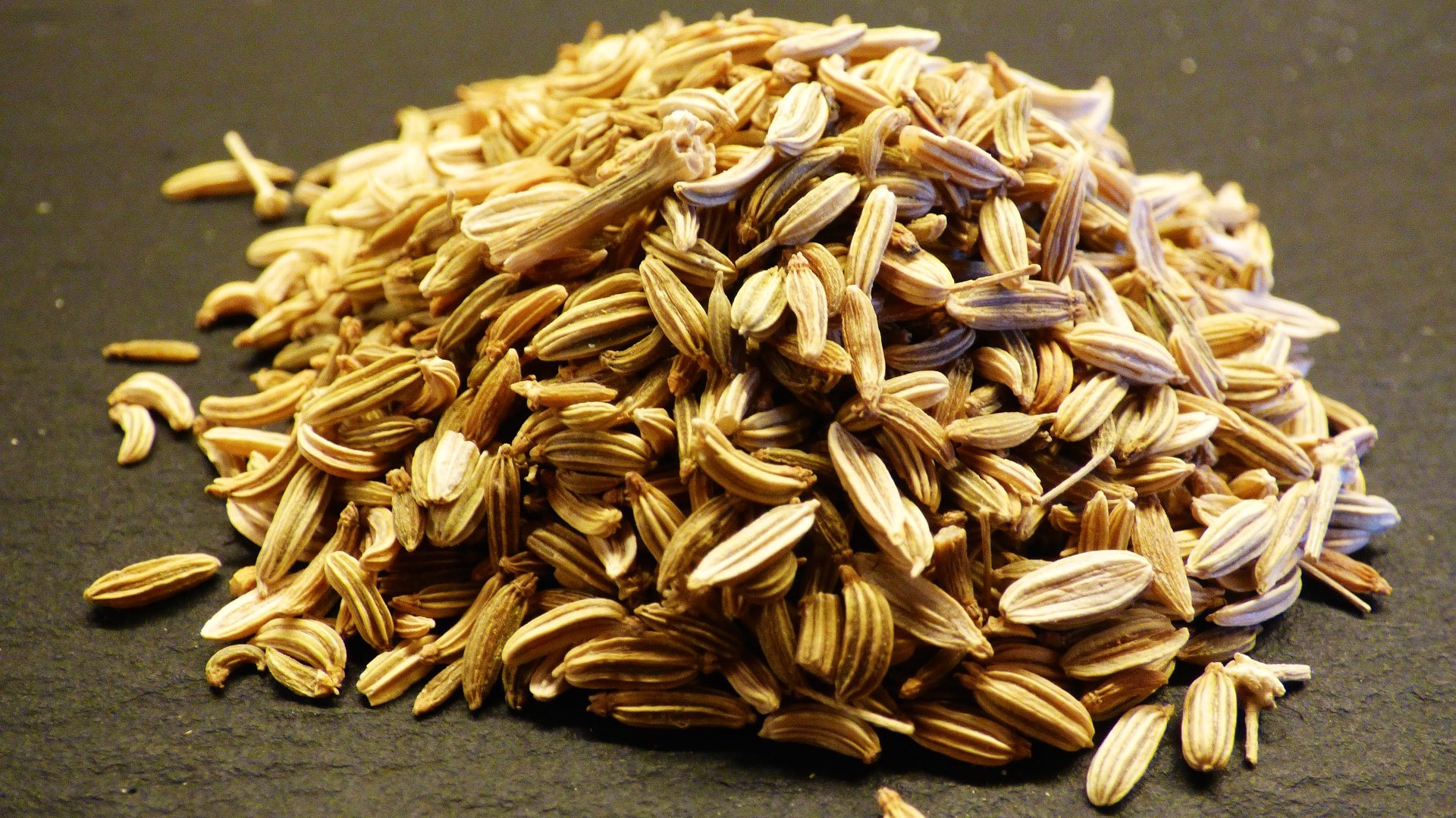 7 Reasons to Chew Fennel Seeds Post-Meal