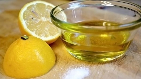The Health Benefits of Mixing Lemon Juice and Olive Oil