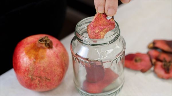 Don’t Discard Pomegranate Peel: Discover Its Surprising Benefits